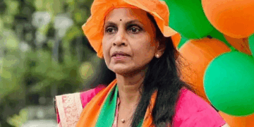 ‘ഉദ്യോഗസ്ഥർ രാഷ്ട്രീയം കളിക്കുകയാണ്; അത്യാവശ്യ കാര്യത്തിന് ഫോൺ വിളിച്ചാൽ എടുക്കുന്ന പൊലീസ് മേധാവികൾ ഇല്ല‘: വിമർശനമുയർത്തി ആർ ശ്രീലേഖ; ‘ക്ഷേത്രങ്ങൾക്ക് പൂജയും ഭക്തദർശനവും കാഴ്ച്ചയും ഒക്കെയല്ലേ പ്രധാനം? വെടിക്കെട്ടും മറ്റും വേണ്ടെന്ന് വെച്ചൂടെ?‘