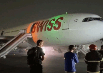 ഡൽഹിയിൽ നിന്നും പറന്നുയരുന്നതിനിടെ സ്വിസ് എയർ വിമാനത്തിന്റെ എഞ്ചിൻ തകരാറിലായി, തീപിടിച്ചു, ആറ് പേർക്ക് പരിക്ക്