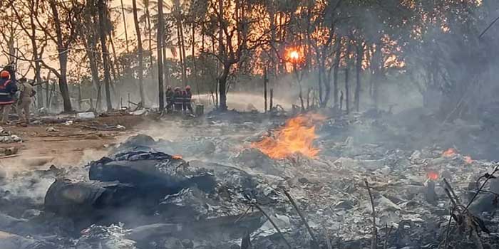മുണ്ടത്തിക്കോട് ദുരന്ത സ്ഥലത്തുനിന്ന് 300 മീറ്ററോളം മാറി കുളക്കരയിൽ കത്തിക്കരിഞ്ഞ നിലയിൽ ഒരാളുടെ തല… കാണാതായ നാലുപേരിൽ ഒരാളുടേതെന്ന് സംശയം!! നേരത്തെ കണ്ടെത്തിയ കൈ, വിരലുകൾ തുടങ്ങി 32 ശരീര ഭാഗങ്ങൾ ഡിഎൻഎ പരിശോധനയ്ക്ക് വിധേയമാക്കും