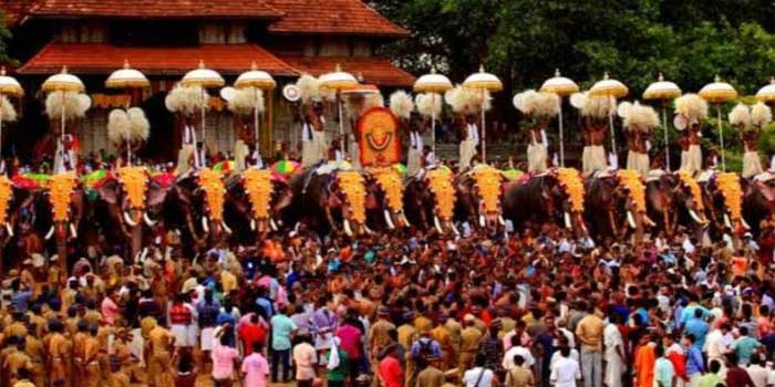 വെടിക്കെട്ട് ഇല്ല, കുടമാറ്റം ഒഴിവാക്കാനാകില്ലെന്ന് ദേവസ്വങ്ങൾ!! ഒരു മണിക്കൂർ കുടമാറ്റം 15 മിനിറ്റിലേക്ക് ചുരുക്കി, തൃശ്ശൂർ പൂരത്തിൽ ചടങ്ങുകൾ മുറപോലെ തന്നെ… ഉന്നതതല യോ​ഗത്തിൽ തീരുമാനം