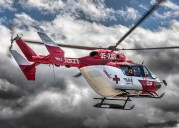 വിഷം കൊടുത്ത് ആശുപത്രിയിലാക്കി, ആവശ്യമില്ലെങ്കിൽ പോലും ആശുപത്രി യാത്ര ഹെലികോപ്ടറിൽ!! ഭീഷണിപ്പെടുത്തി ഇൻഷുറൻസ് ക്ലെയിം എഴുതി വാങ്ങിക്കും, ചിലരെ ആശുപത്രിയിലേക്കെന്നു പറഞ്ഞ് കൊണ്ടുപോകുന്നത് ഹോട്ടലിലേക്ക്!! വിദേശ വിനോദസഞ്ചാരികളുടെ ആകാശമാർഗ രക്ഷാപ്രവർത്തനത്തിന്റെ പേരിൽ നേപ്പാളിൽ നടന്നത് 130 കോടിയുടെ വ്യാജ ഇൻഷുറൻസ് തട്ടിപ്പ്- 10 പേർ അറസ്റ്റിൽ