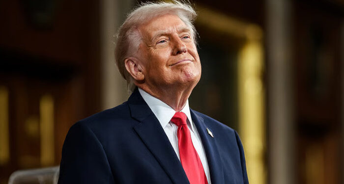 “വെടിയുതിര്‍ത്തപ്പോള്‍ തനിക്ക് ഭയം തോന്നിയില്ല”,  ആവര്‍ത്തിച്ച് ആവശ്യപ്പെട്ടതുകൊണ്ടാണ് നിലത്ത് കിടക്കാന്‍ തയ്യാറായത്, താന്‍ റേപ്പിസ്‌റ്റോ ശിശുപീഡകനോ അല്ല,   അക്രമി കൊണ്ടുവന്ന മാനിഫെസ്‌റ്റോ വായിക്കാന്‍ കാത്തിരിക്കുകയാണെന്ന് ട്രംപ്