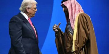 ഇറാന് കൂടുതൽ മൂക്കുകയറിടാൻ നോക്കിയാൽ അവർ കടലിട്ടുതന്നെ പണി തരും, ബാക്കിയുള്ള ബാബ് അൽ-മന്ദേബ് കൂടി അടച്ചു പ്രതികാരം ചെയ്യും!! ഹോർമുസ് കടലിടുക്കിൽ ഉപരോധം പിൻവലിച്ച് അമേരിക്ക വീണ്ടും നയതന്ത്ര ചർച്ചകളിലേക്ക് മടങ്ങണം- സൗദി അറേബ്യ… സഖ്യകക്ഷികളും ട്രംപിനെതിരെ തിരിയുന്നു?