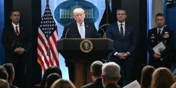 ഇറാനെ ഒറ്റ രാത്രി കൊണ്ട് ഇല്ലാതാക്കാൻ ഞങ്ങൾക്ക് കഴിയും, ചിലപ്പോൾ ആ രാത്രി നാളെയായേക്കാം…ഹോർമുസ് പൂർണമായും തുറക്കണമെന്ന അന്ത്യശാസനം ഇനി നീട്ടില്ല…ട്രംപിന്റെ അന്ത്യശാസനം ഇന്ന് അവസാനിക്കും!! പശ്ചിമേഷ്യ വീണ്ടും യുദ്ധഭീതിയിൽ