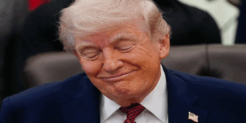 വെടിനിർത്തൽ: ട്രംപിന്റെ ഉന്നം ഇനിയും തിരിച്ചറിയാതെ ഇറാൻ; യുഎസ് തന്ത്രം ഇറാനെ സാമ്പത്തീകമായി ഞെരുക്കുകയെന്നത്; എണ്ണ ഉൽപ്പാദന -വ്യാപരം തകർക്കുന്നതിന് നാവിക ഉപരോധം