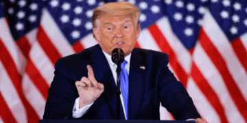 ‘ഹോർമുസ്  ചൊവ്വാഴ്ച രാത്രി എട്ടുമണിക്കകം തുറക്കണം; അല്ലാത്തപക്ഷം, ഇത്രയും നാൾ കാണാത്ത ആക്രമണത്തിനിരയാവാൻ തയ്യാറെടുത്തോളൂ‘: ഇറാനോട് ട്രംപ്