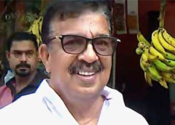 വോട്ട് ചെയ്യാൻ കുറ്റ്യാടി മണ്ഡലം ആയഞ്ചേരി പഞ്ചായത്തിലെ 47 നമ്പർ ബൂത്തിലെത്തിയപ്പോഴാണ് പൂമുള്ളകണ്ടി സീനത്ത് അറിയുന്നത് തന്റെ പോരിൽ ആരോ പോസ്റ്റൽ വോട്ട് ചെയ്തെന്ന്!! തെരഞ്ഞെടുപ്പ് അട്ടിമറിക്കാനുള്ള നീക്കം- യുഡിഎഫ് സ്ഥാനാർഥി…പോളിങ് ശതമാനം 40 കടന്നു