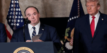 യുഎസിന് അപ്രതീക്ഷിത അടി; നാവികസേനാ സെക്രട്ടറി ജോൺ ഫീലൻ രാജിവെച്ചു; യുദ്ധവുമായി ബന്ധപ്പെട്ട അഭിപ്രായ ഭിന്നത ശക്തമായതാണ് രാജിക്ക് കാരണമെന്ന് വിലയിരുത്തൽ