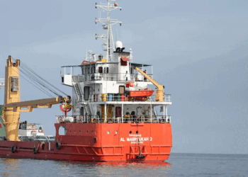 ഉപരോധ ലംഘിച്ച ഇറാൻ കപ്പലുകൾ തടഞ്ഞ് യുഎസ് സൈന്യം;  ഇന്ത്യൻ തീരത്തിനടുത്ത് അന്താരാഷ്ട്ര കപ്പൽ ചാലിലാണ് മൂന്ന് കപ്പലുകളുടെ വഴി മുടക്കിയത്; ഒരു കപ്പൽ അമേരിക്കൻ യുദ്ധക്കപ്പലിന്റെ നിയന്ത്രണത്തിൽ