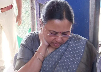 വധശ്രമമല്ല… കണ്ണൂർ റെയിൽവേ സ്റ്റേഷനിലുണ്ടായത് വെറും ഉന്തും തള്ളും മാത്രമെന്ന് മന്ത്രി വീണ ജോർജിന്റെ മൊഴി