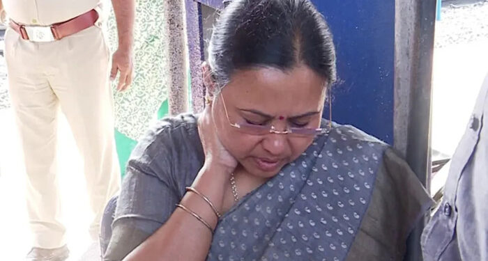 വധശ്രമമല്ല… കണ്ണൂർ റെയിൽവേ സ്റ്റേഷനിലുണ്ടായത് വെറും ഉന്തും തള്ളും മാത്രമെന്ന് മന്ത്രി വീണ ജോർജിന്റെ മൊഴി