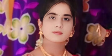 പ്രണയിച്ച് വിവാഹം കഴിച്ച മകളെ ഭീഷണിപ്പെടുത്തി വീട്ടിലെത്തിച്ചു, പിന്നീട് ഉറക്കത്തില് തലയിണകൊണ്ട് ശ്വാസം മുട്ടിച്ച് കൊന്നു, ആത്മഹത്യയെന്ന് വരുത്തിതീര്ക്കാന് ശ്രമം, പിതാവും ബന്ധുവും അറസ്റ്റില്, കൊലപാതകത്തിന് കൂട്ടുനിന്നത് ടൗണ് സിഐ