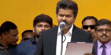 ‘സുഹൃത്തുക്കളായാലും വിമർശകരായാലും എട്ട് കോടി ജനങ്ങളെയും ഒരുപോലെ കാണും; ഞാൻ തെറ്റ് ചെയ്യില്ല, തെറ്റ് ചെയ്യുന്നവരെ വെറുതെ വിടുകയും ഇല്ല‘- വിജയ്