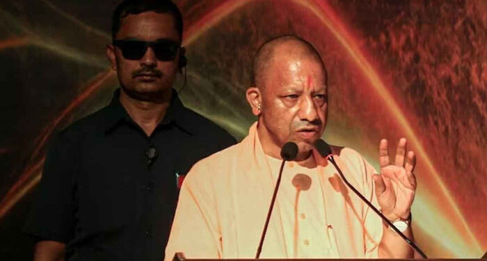 റോഡുകള് നിസ്കരിക്കാനുള്ളതല്ല, യാത്ര ചെയ്യാനുള്ളത്, ആളുകള് കൂടുതലാണെങ്കില് ഷിഫ്റ്റുകളായി നിസ്കരിക്കണം, വീട്ടില് സ്ഥലമില്ലെങ്കില് ആളുകളുടെ എണ്ണം കുറക്കണം- ആദിത്യനാഥ്