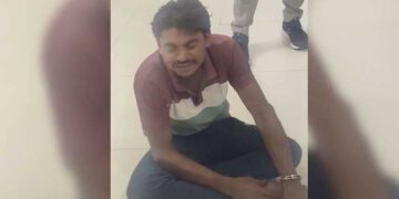 പോലീസെത്തിയപ്പോൾ കണ്ടത് ഒമ്പതുവയസുകാരിയുടെ പാതിവെന്ത മൃതദേഹം… ആദ്യവിവാഹത്തിലെ മകൾക്ക് രണ്ടാം റാങ്ക്, സഹോദരന് ഒന്നാം റാങ്ക്… കുടുംബത്തിലെ കളിയാക്കൽ സഹിക്കവയ്യാതെ സഹോ​ദരന്റെ റാങ്ക് തിരുത്തി!! കലികയറിയ പിതാവ് മകളെ മരം മുറിക്കുന്ന കട്ടർ ഉപയോ​ഗിച്ച് ക്രൂരമായി കൊലപ്പെടുത്തി, മൃതദേഹം കത്തിക്കാൻ ശ്രമം, .. പിതാവും രണ്ടാം ഭാര്യയും അറസ്റ്റിൽ