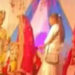 വിവാഹമണ്ഡപത്തില്‍ നിന്ന് സദസിലേക്കോടി, പിന്നാലെ കയ്യിലിരുന്ന വരണമാല്യം കാമുകന്റെ കഴുത്തിലിട്ട് യുവതി, വധുവിനെ പിടിക്കാന്‍ പുറകെയോടി ബന്ധുക്കള്‍, കച്ചുനിന്ന് വരന്‍