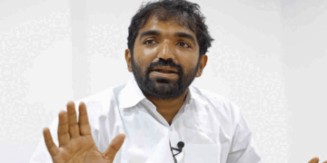 ‘തെരുവിലിറങ്ങിയുള്ള പ്രതിഷേധം  യഥാർഥ പൊതുജനവികാരമാണെന്ന് പറയാൻ കഴിയില്ല; പ്രവർത്തകർ പക്വത കാണിക്കണം; ഇത്തരം പ്രകടനങ്ങൾക്ക് പിന്നിൽ ബാഹ്യസമ്മർദങ്ങൾ ഉണ്ടോ എന്ന് പരിശോധിക്കണം’ – ചാണ്ടി ഉമ്മൻ