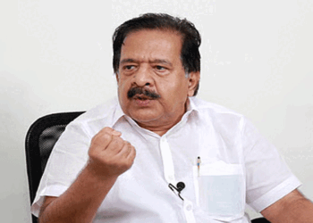 ‘ഇവിടെ തിരഞ്ഞെടുപ്പ് ഫലം വന്നിട്ട് അഞ്ചാറ് ദിവസം മാത്രമേയായിട്ടുള്ളൂ; ഒരിക്കൽ ഡൽഹിയിൽ മുഖ്യമന്ത്രിയെ പ്രഖ്യാപിക്കാൻ 50 ദിവസത്തോളം എടുത്തു; കോൺഗ്രസ്  ഏകപക്ഷീയ തീരുമാനങ്ങൾ എടുക്കുന്ന സംഘടനയല്ല‘ – പ്രധാനമന്ത്രിയ്ക്ക് മറുപടിയുമായ് രമേശ് ചെന്നിത്തല