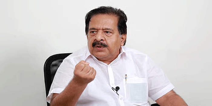 ‘ഇവിടെ തിരഞ്ഞെടുപ്പ് ഫലം വന്നിട്ട് അഞ്ചാറ് ദിവസം മാത്രമേയായിട്ടുള്ളൂ; ഒരിക്കൽ ഡൽഹിയിൽ മുഖ്യമന്ത്രിയെ പ്രഖ്യാപിക്കാൻ 50 ദിവസത്തോളം എടുത്തു; കോൺഗ്രസ്  ഏകപക്ഷീയ തീരുമാനങ്ങൾ എടുക്കുന്ന സംഘടനയല്ല‘ – പ്രധാനമന്ത്രിയ്ക്ക് മറുപടിയുമായ് രമേശ് ചെന്നിത്തല