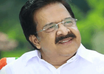 ‘പാർട്ടി തീരുമാനത്തിനായി കാത്തിരിക്കുന്നു, ആളെക്കൂട്ടി പ്രകടനം നടത്താൻ കഴിയുമായിരുന്നു; പാർട്ടിക്കുള്ളിലെ ഐക്യത്തിനും അച്ചടക്കവും മുൻനിർത്തിയാണ് അതിനു മുതിരാതിരുന്നത്’- മുഖ്യമന്ത്രി പദവി വിഷയത്തിൽ ചെന്നിത്തല വിഭാ​ഗം