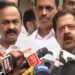 ‘ഞങ്ങൾ തമ്മിൽ എന്ത് ഉപാധി, ഒരു ഉപാധിയുമില്ല…10 വർഷത്തെ എൽഡിഎഫ് ഭരണത്തിൽ നിന്ന് കേരളത്തെ മോചിപ്പിക്കാനുള്ള ദൗത്യം അദ്ദേഹത്തെയാണ് ഹൈക്കമാൻഡ് ഏൽപ്പിച്ചിട്ടുള്ളത്, ഞങ്ങളെല്ലാവരും കൂടി അത് നിറവേറ്റും’- ചെന്നിത്തല!! ‘എന്റെ ലീഡറാണ് അദ്ദേഹം, ഞാൻ ചെറുപ്പം മുതൽ വരുന്ന വീടാണ്, ഞാൻ അദ്ദേഹത്തെ കാണണ്ടേ?’– സതീശൻ