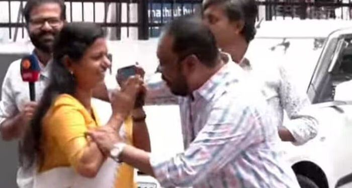 ഇത് ശരിയായില്ല… മര്യാദകേടാണിത്, കൈ കൊടുക്കാന്‍ ശ്രമിച്ച ബിന്ദു കൃഷ്ണയെ ആലിംഗനം ചെയ്യാന്‍ ശ്രമിച്ച് ചെറിയാന്‍ ഫിലിപ്പ്, തട്ടിമാറ്റിയിട്ടും വീണ്ടും ആലിംഗന ശ്രമം, വിമര്‍ശനവുമായി സോഷ്യല്‍ മീഡിയ