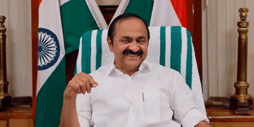 ‘അച്ഛന്റെ മാത്രമല്ല അമ്മയുടെ പേരുകൂടി പറയണമെന്ന് ആഗ്രഹമുണ്ടായിരുന്നു; അതു സാധിക്കാത്തതിലാണ് സങ്കടം; എം.എൽ.എ ആകുന്നതിന് മുമ്പേ തന്നെ മാതാപിതാക്കൾ മരണപ്പെട്ടു;അവരുടെ പേര് പറയുന്നതിൽ അഭിമാനം‘- വിവാദങ്ങളിൽ പ്രതികരിച്ച് മുഖ്യമന്ത്രി