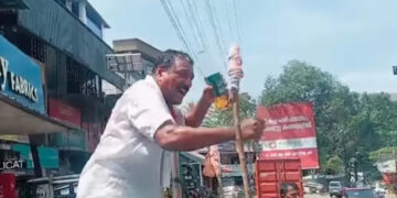 “വി ഡിയെ മുഖ്യമന്ത്രിയാക്കണം, ഇല്ലെങ്കില്‍ ആത്മഹത്യ ചെയ്യും”,  ദേഹത്ത് പെട്രോളൊഴിച്ച് കയ്യില്‍ ലൈറ്ററുമായി കോണ്‍ഗ്രസ് പ്രവര്‍ത്തകന്‍