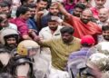 അറസ്റ്റ് ചെയ്യാൻ വന്ന പോലീസിനോട് ആദ്യത്തെ വി ശിവൻകുട്ടിയുടെ ഡയലോ​ഗ് ഇങ്ങനെ- ‘പാർട്ടി ഓഫീസിൽ പോലീസ് കയറില്ല, കയറണമെങ്കിൽ ഞങ്ങളെ അറസ്റ്റ് ചെയ്ത ശേഷം മാത്രമേ സാധിക്കൂ’!! പിന്നാലെ- ‘പ്രതികളെ തരാം അവരെ പിടിച്ചുവെക്കില്ല, പക്ഷെ പോലീസ് പാർട്ടി ഓഫീസിനകത്ത് കയറാൻ അനുവദിക്കില്ല’… ഇഡി വാഹനം ആക്രമിച്ച കേസിൽ നാലുപേർ അറസ്റ്റിൽ