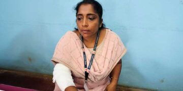 വിധവാ പെൻഷൻ ആവശ്യവുമായെത്തിയ സ്ത്രീ റവന്യൂ ഇൻസ്പെടറുടെ കൈ കടിച്ചുമുറിച്ചു, അസഭ്യം പറഞ്ഞ് മു‌ടിക്കു കുത്തിപ്പിടിച്ചു, ഓഫിസിലെ ഫയലുകൾ വലിച്ചെറിഞ്ഞു, ആക്രമണത്തിൽ മറ്റു രണ്ടുപേർക്കും പരുക്ക്!! പ്രകോപനത്തിനു പിന്നിൽ പുനർ വിവാഹിതയല്ലെന്ന രേഖ സമർപ്പിക്കാൻ ഉദ്യോഗസ്ഥർ ആവശ്യപ്പെട്ടത്