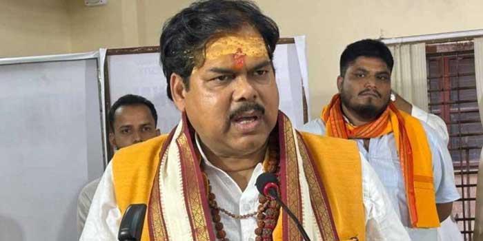 പെൺകുട്ടികൾക്ക് വിദ്യാഭ്യാസമെന്തിനാ? അവർ വീട്ടിലിരിക്കുന്നതാണ് ഭം​ഗി, മോദിയിങ്ങനെ നാരി ശക്തി മണ്ഡലുമായി ഉള്ളപ്പോൾ പെൺകുട്ടികൾ തെരുവിലിറങ്ങി പ്രതിഷേധിക്കേണ്ട ആവശ്യമെന്താണ്? അവകാശങ്ങൾ സ്വതവേ വന്ന് ചേരുമെന്നും അതിനായി ആരും പ്രതിഷേധിക്കേണ്ടതില്ല- ബിഹാർ വിദ്യാഭ്യാസ മന്ത്രിയുടെ വാക്കുകൾ വിവാദത്തിൽ