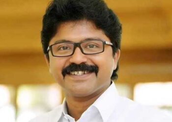 ‘ഞാൻ മൊഴി മാറ്റിയിട്ടില്ല, പ്രതികളിൽ രണ്ടുപേരെ തിരിച്ചറിഞ്ഞു, അതിനിടെ അസ്വസ്ഥത ഉണ്ടായതോടെ ആശുപത്രിയിലേക്ക് മാറ്റി!! പിന്മാറാൻ സമ്മർദമുണ്ട്, കേസുമായി മുന്നോ‌ട്ട് പോകാനാണ് തീരുമാനം’- എൽദോസ് കുന്നപ്പിള്ളിക്കെതിരായ ബലാത്സംഗക്കേസിൽ നിലപാട് വ്യക്തമാക്കി പരാതിക്കാരി