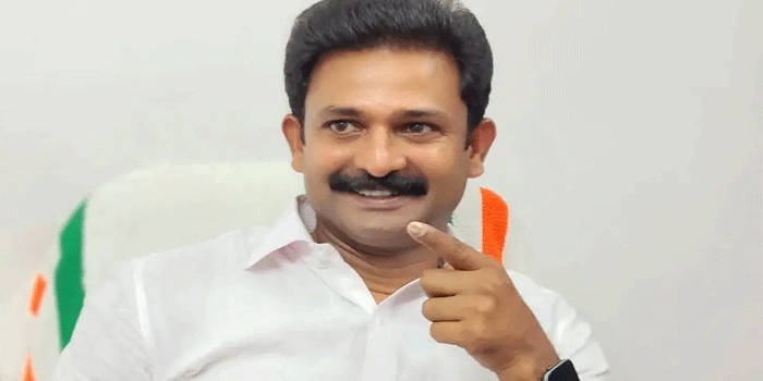 ‘തേക്കുംകാട്ടിൽ ജോൺ റോമൻ കാത്തലിക് ജിന്റോ എന്നല്ല, ജിന്റോ ജോൺ; അത് മതി‘- വി.ഡി. സതീശന്റെ സത്യപ്രതിജ്ഞ ചർച്ചയാവുന്നതിനിടെ ജിന്റോ ജോണിന്റെ പോസ്റ്റ്; മുഖ്യമന്ത്രിയെ വിമർശിച്ചതല്ല, അത് തന്റെ നിലപാടെന്നും വിശ​ദീരണം