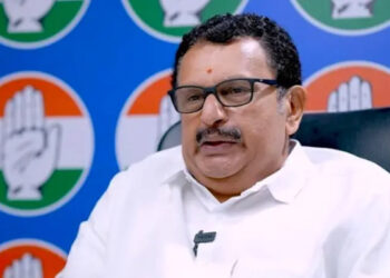 ഇഡിയെ കോണ്ഗ്രസിനും വിശ്വാസമില്ല, ഇനി സെക്രട്ടേറിയേറ്റിലും കേറിയേക്കും, സിപിഐഎം പ്രതിഷേധം പിണറായിയോടുള്ള സ്നേഹം കൊണ്ടല്ല, പൊതു മുതല് നശിപ്പിക്കാനുള്ള ശ്രമത്തിന്റെ ഭാഗമെന്ന് കെ മുരളീധരന്