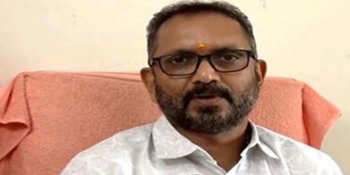 ”22-നേക്കാൾ താഴെയാണ് ഭായി 63”; ‘മുഖ്യമന്ത്രി കസേരയിൽ ഇനി നമ്മൾ കാണാൻ പോകുന്നത് ലീഗിന്റെ പാട്ടിന് അനുസരിച്ച് ചലിക്കുന്ന ഒരു പാവയെ‘- ബിജെപി സംസ്ഥാന നേതൃത്വത്തിന്റെ പ്രതികരണം