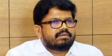 “കണ്ണൂർ ജില്ലാ കമ്മിറ്റി പിരിച്ചുവിടണം, ഇല്ലെങ്കിൽ പാർട്ടിയുടെ അന്ത്യം കാണും”, കെ കെ രാഗേഷ്, നേതാക്കളുടെ പെട്ടി തൂങ്ങിവന്ന അമൂൽ ബേബി, എം.വി ഗോവിന്ദൻ പങ്കെടുക്കുന്ന പരിപാടികൾ ബഹിഷ്കരിക്കുമെന്ന് തൃക്കരിപ്പൂർ ഏരിയ കമ്മറ്റി
