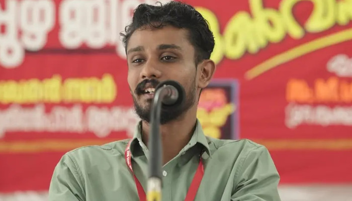 “ലാത്തി വീശിയപ്പോൾ മീനിന്റെ മണം കയ്യിൽനിന്നു കിട്ടി”, ആഭ്യന്തര മന്ത്രിയുടെ വീട്ടിൽ പോയി മീൻ വെട്ടിക്കൊടുത്താണ് ഡിവൈഎസ്പി വരുന്നത്, ഇതെല്ലാം മന്ത്രിയുടെ അടുക്കളയിൽ തീർത്താൽ മതി, എസ്എഫ്ഐക്കാരുടെ നെഞ്ചത്തു തീർക്കേണ്ട, പരിഹാസവുമായി എം ശിവപ്രസാദ്