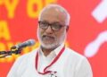 സേവനങ്ങൾ നൽകാതെ വൻ തുകകൾ സിഎംആർഎല്ലിൽനിന്ന് കൈപ്പറ്റിയ പല രാഷ്ട്രീയ പ്രമുഖരുമുണ്ട്, അതിൽ രണ്ടു പ്രമുഖർ ഇപ്പോൾ കേരളത്തിലെ മന്ത്രിമാരാണ്!! വീണ കുടുക്കുക വഴി പിണറായിയെ ലക്ഷ്യമിടുന്നുവെന്ന ബോധ്യമുള്ളതുണ്ടൊണ് പാർട്ടി എതിർക്കുന്നത്, പിണറായി പിണറായിക്കും പാർട്ടിക്കും എതിരായ ഹീനമായ ആക്രമണമാണ് ഇഡി റെയ്ഡ്, യുഡിഎഫ് അതിനു കൂട്ടുനിൽക്കുന്നു- എംഎ ബേബി