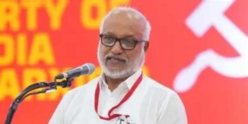 സേവനങ്ങൾ നൽകാതെ വൻ തുകകൾ സിഎംആർഎല്ലിൽനിന്ന് കൈപ്പറ്റിയ പല രാഷ്ട്രീയ പ്രമുഖരുമുണ്ട്, അതിൽ രണ്ടു പ്രമുഖർ ഇപ്പോൾ കേരളത്തിലെ മന്ത്രിമാരാണ്!! വീണ കുടുക്കുക വഴി പിണറായിയെ ലക്ഷ്യമിടുന്നുവെന്ന ബോധ്യമുള്ളതുണ്ടൊണ് പാർട്ടി എതിർക്കുന്നത്, പിണറായി പിണറായിക്കും പാർട്ടിക്കും എതിരായ ഹീനമായ ആക്രമണമാണ് ഇഡി റെയ്ഡ്, യുഡിഎഫ് അതിനു കൂട്ടുനിൽക്കുന്നു- എംഎ ബേബി