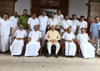 വകുപ്പുകളും മന്ത്രിമാരും തയ്യാർ;പട്ടിക ​ഗവർണ്ണർക്ക് കൈമാറി; ഫിഷറീസ് ലീഗിന് തന്നെ; വൈദ്യുതി വകുപ്പ് സണ്ണി ജോസഫിന്; കെ.മുരളീധരന് ആരോഗ്യവും ദേവസ്വവും; റവന്യു എ.പി.അനില്‍കുമാറിന്