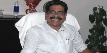 ‘ഇത്രയും ഐക്യത്തോടെ പ്രവർത്തിച്ച തിരഞ്ഞെടുപ്പ് എന്റെ ഓർമ്മയിലുണ്ടായിട്ടില്ല;  ഞാൻ കെപിസിസി അധ്യക്ഷനായിരുന്ന വേളയിൽ ഇതുപോലൊരു ഒരുമ കണ്ടെത്താൻ എനിക്ക് സാധിച്ചില്ല; ഈ നേട്ടം സാധ്യമാക്കിയ പുതിയ നേതൃത്വത്തെ അഭിനന്ദിക്കുന്നു‘: മുല്ലപ്പള്ളി രാമചന്ദ്രൻ