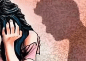 രണ്ടായിരം രൂപ വാടക നൽകാനില്ല; പകരം ഭാര്യയെയും 13 വയസ്സുകാരി മകളെയും ബലാത്സംഗം ചെയ്യാൻ വീട്ടുടമയ്ക്കും ബന്ധുവിനും വിട്ടുകൊടുത്തയാൾ അറസ്റ്റിൽ
