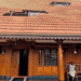 നെടുമ്പാശ്ശേരിയിൽ ഇറങ്ങേണ്ട വിമാനം അസാധാരണമായി താഴ്ന്ന് പറന്നു; പെരുമ്പാവൂരിൽ വീടിന്റെ മേൽക്കൂരയിലെ ഓടുകൾ തകർന്നു; നഷ്ടപരിഹാരത്തെ സംബന്ധിച്ച് പ്രതികരിക്കാതെ സിയാൽ; മുമ്പും സമാന സംഭവം നടന്നിട്ടുണ്ടെന്ന് നാട്ടുകാർ
