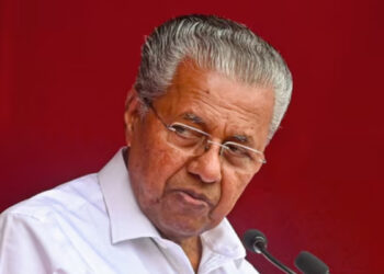 എക്‌സാലോജിക് -സി.എം.ആർ.എൽ കേസ്, പിണറായി വിജയന്റെയും മുഹമ്മദ് റിയാസിന്റെയും വീടുകളിൽ എൻഫോഴ്‌സ്‌മെന്റ് ഡയറക്ടറേറ്റ് റെയ്ഡ്, 12 ഇടങ്ങളില്‍ പരിശോധന