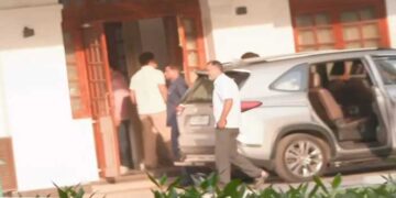‘നാളെയും ഒന്നിച്ച് പോകേണ്ടത് കൊണ്ട് നല്ല നാടൻ ഭാഷയിൽ മറുപടി പറയുന്നി’ല്ല- ഷിബു ബേബി ജോൺ!! വി ഡി സതീശന്റെ വീടിനുമുന്നിൽ പ്രവർത്തകർ ആഹ്ലാദത്തിൽ… ഒറ്റപ്പേരുമായി രാഹുൽ ഖാർ​ഗെയുടെ വീട്ടിലെത്തി, കെസിയുമായും കൂടിക്കാഴ്ച, പ്രഖ്യാപനം ഉടൻ?