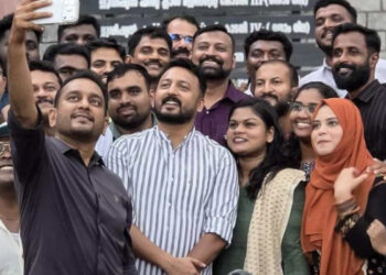 തൊലിക്കട്ടി സമ്മതിക്കണം… ഇനി വിശുദ്ധന്‍ ആയി പ്രഖ്യാപിക്കുമോ?? ഇതിനാണോ സ്ത്രീകള്‍ യുഡിഎഫിന് വോട്ട് ചെയ്തത്?? നിങ്ങള്‍ ഭരണകക്ഷിയാണെന്ന് ഓര്‍ക്കണം, രാഹുല്‍ മാങ്കൂട്ടത്തിലിനൊപ്പം സെല്‍ഫിയെടുത്തതിനു പിന്നാലെ ഫിറോസിനും തഹിലിയക്കും വിമര്‍ശനം