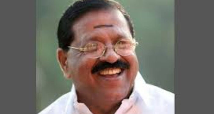 തീക്കൊള്ളികൊണ്ട് തല ചൊറിയരുത്… സംഘടന മര്യാദ പാലിക്കണം. ഉമ്മൻചാണ്ടിയുടെ ഫ്ലക്സ് കീറിയവർ കോൺഗ്രസുകാരല്ല, എന്നിട്ട് ജയിക്കാൻ ശവകുടീരത്തിൽ പോയ എതെങ്കിലും ഒരുത്തൻ പ്രതികരിച്ചോ??- രാജ് മോഹന്‍ ഉണ്ണിത്താന്‍