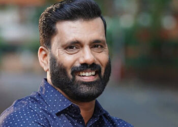 “പാര്‍ട്ടിക്ക് വേണ്ടി പണിയെടുത്ത് തല്ലും കൊണ്ടു ജയിലിലും പോയി”, നിമയസഭയിലേക്ക് മത്സരിക്കണമെന്ന് ആഗ്രഹിച്ചിട്ടും സീറ്റ് നല്‍കിയില്ല, 10 വര്‍ഷമായി മഷിയിട്ട് നോക്കിയിട്ടും കാണാത്തവരാണ് ഇന്ന് ഭരണം നിയന്ത്രിക്കാന്‍ മുന്നില്‍, പുതിയ അധികാരകേന്ദ്രങ്ങൾ വരുമ്പോള്‍ കഷ്ടപ്പെട്ടലര്‍ കര്‍ട്ടന് പുറകിലേക്കാവും- കോൺഗ്രസ് നേതാവ് റിജിൽ മാക്കുറ്റി.