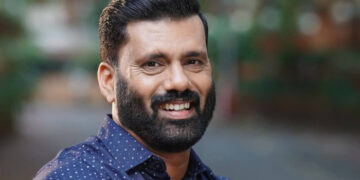 “പാര്‍ട്ടിക്ക് വേണ്ടി പണിയെടുത്ത് തല്ലും കൊണ്ടു ജയിലിലും പോയി”, നിമയസഭയിലേക്ക് മത്സരിക്കണമെന്ന് ആഗ്രഹിച്ചിട്ടും സീറ്റ് നല്‍കിയില്ല, 10 വര്‍ഷമായി മഷിയിട്ട് നോക്കിയിട്ടും കാണാത്തവരാണ് ഇന്ന് ഭരണം നിയന്ത്രിക്കാന്‍ മുന്നില്‍, പുതിയ അധികാരകേന്ദ്രങ്ങൾ വരുമ്പോള്‍ കഷ്ടപ്പെട്ടലര്‍ കര്‍ട്ടന് പുറകിലേക്കാവും- കോൺഗ്രസ് നേതാവ് റിജിൽ മാക്കുറ്റി.