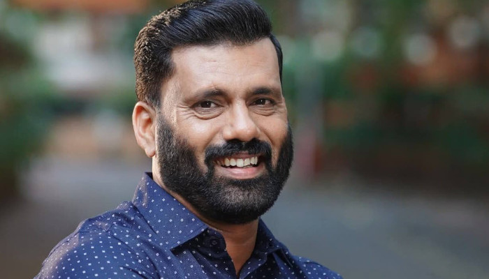 “പാര്ട്ടിക്ക് വേണ്ടി പണിയെടുത്ത് തല്ലും കൊണ്ടു ജയിലിലും പോയി”, നിമയസഭയിലേക്ക് മത്സരിക്കണമെന്ന് ആഗ്രഹിച്ചിട്ടും സീറ്റ് നല്കിയില്ല, 10 വര്ഷമായി മഷിയിട്ട് നോക്കിയിട്ടും കാണാത്തവരാണ് ഇന്ന് ഭരണം നിയന്ത്രിക്കാന് മുന്നില്, പുതിയ അധികാരകേന്ദ്രങ്ങൾ വരുമ്പോള് കഷ്ടപ്പെട്ടലര് കര്ട്ടന് പുറകിലേക്കാവും- കോൺഗ്രസ് നേതാവ് റിജിൽ മാക്കുറ്റി.
